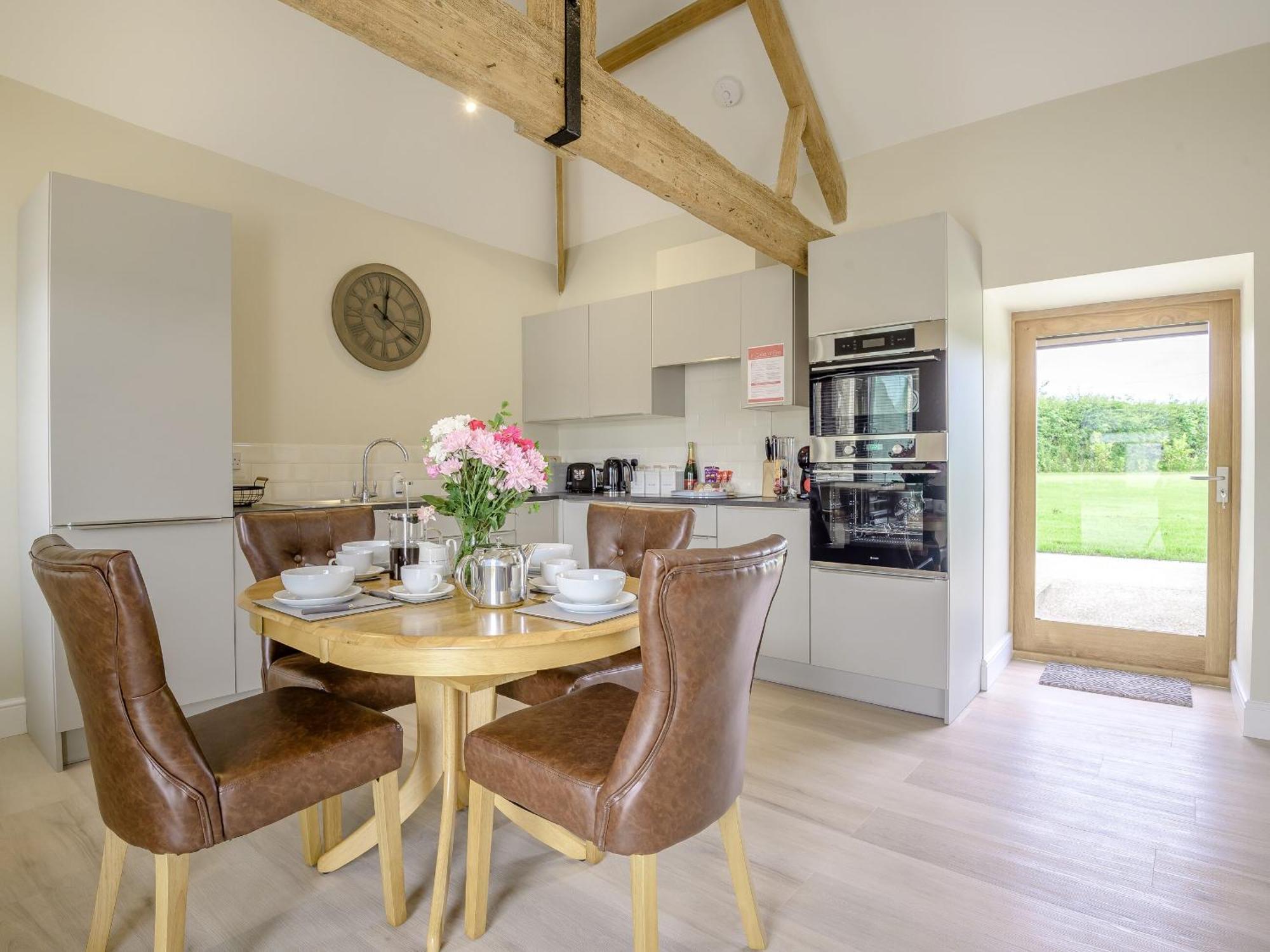 The Oak Villa Wingfield  Exterior photo